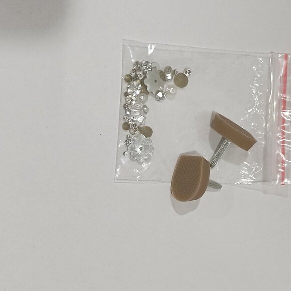 Badgley Mischka Women's Telissa Heeled Sandal Sliver Sparkle Size 7 - Picture 8 of 10